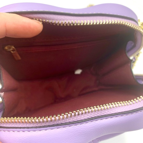 Purple quilted heart shape crossbody/shoulder bag gold-tone chain zipper closure - Picture 7 of 13